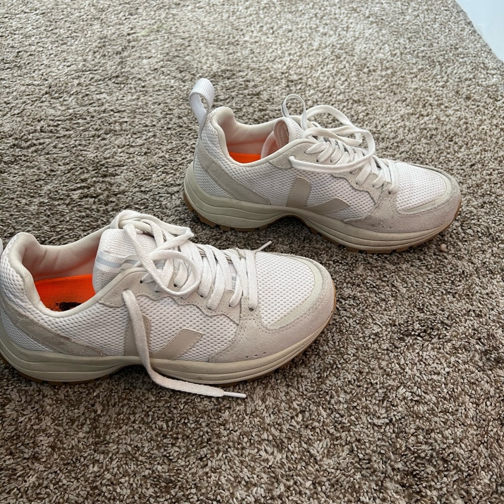 Veja Venturi Beige sneakers
